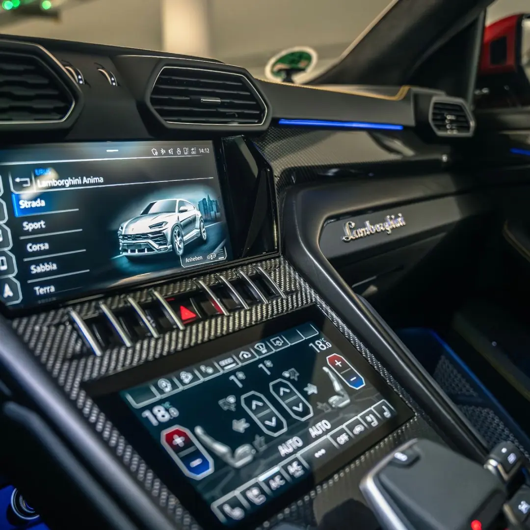 Lamborghini Urus   B&O PANO Q-CITURA CARBON MASSAGE