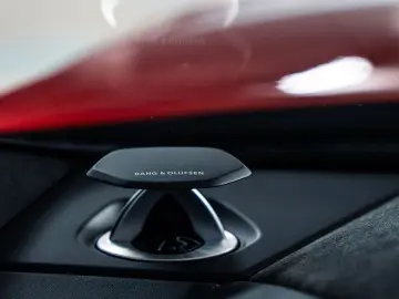 Lamborghini Urus   B&O PANO Q-CITURA CARBON MASSAGE