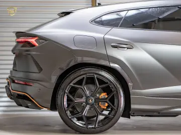 Lamborghini Urus NOVITEC FELGEN B&O 23  CARBON