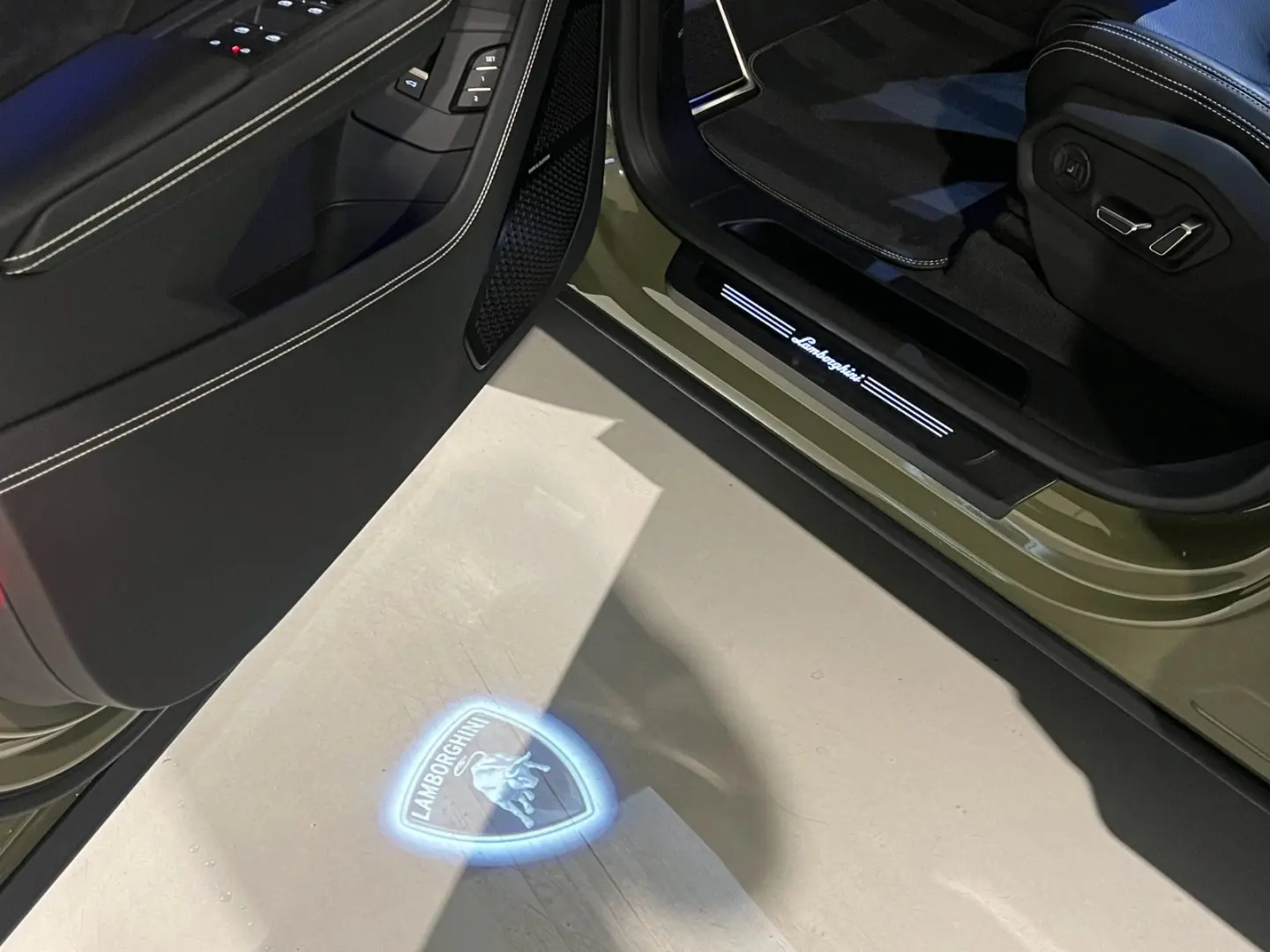 Lamborghini Urus S Verde Turbine Pano B&O AdPersonam