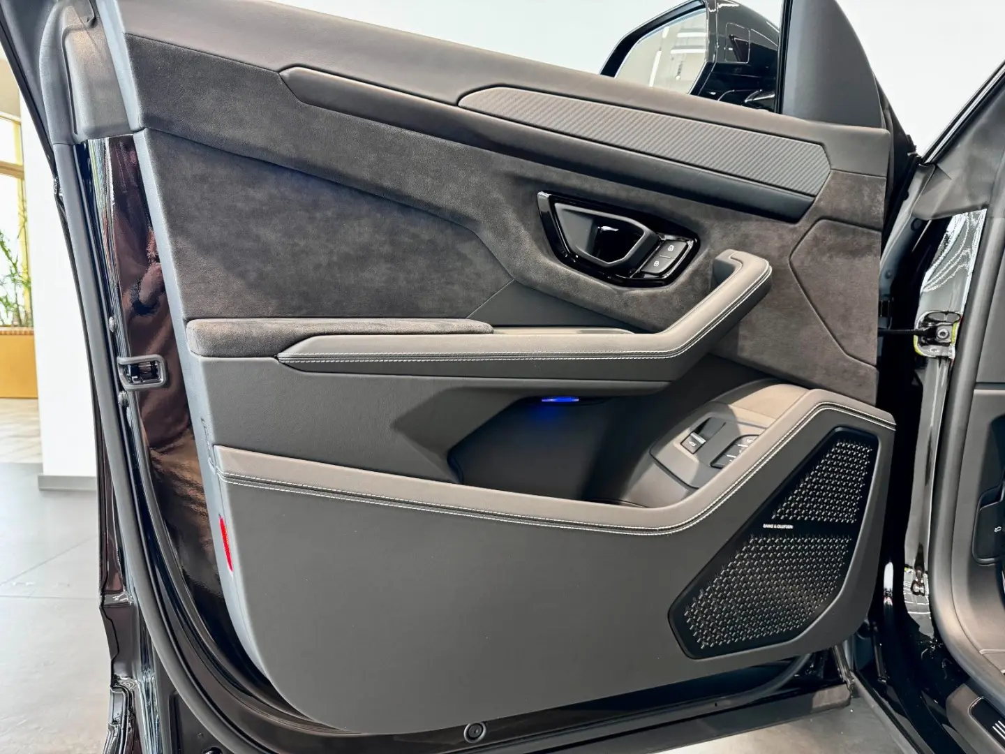 Lamborghini Urus S 4.0 V8 Carbon Matt  4 LOCURI B&O