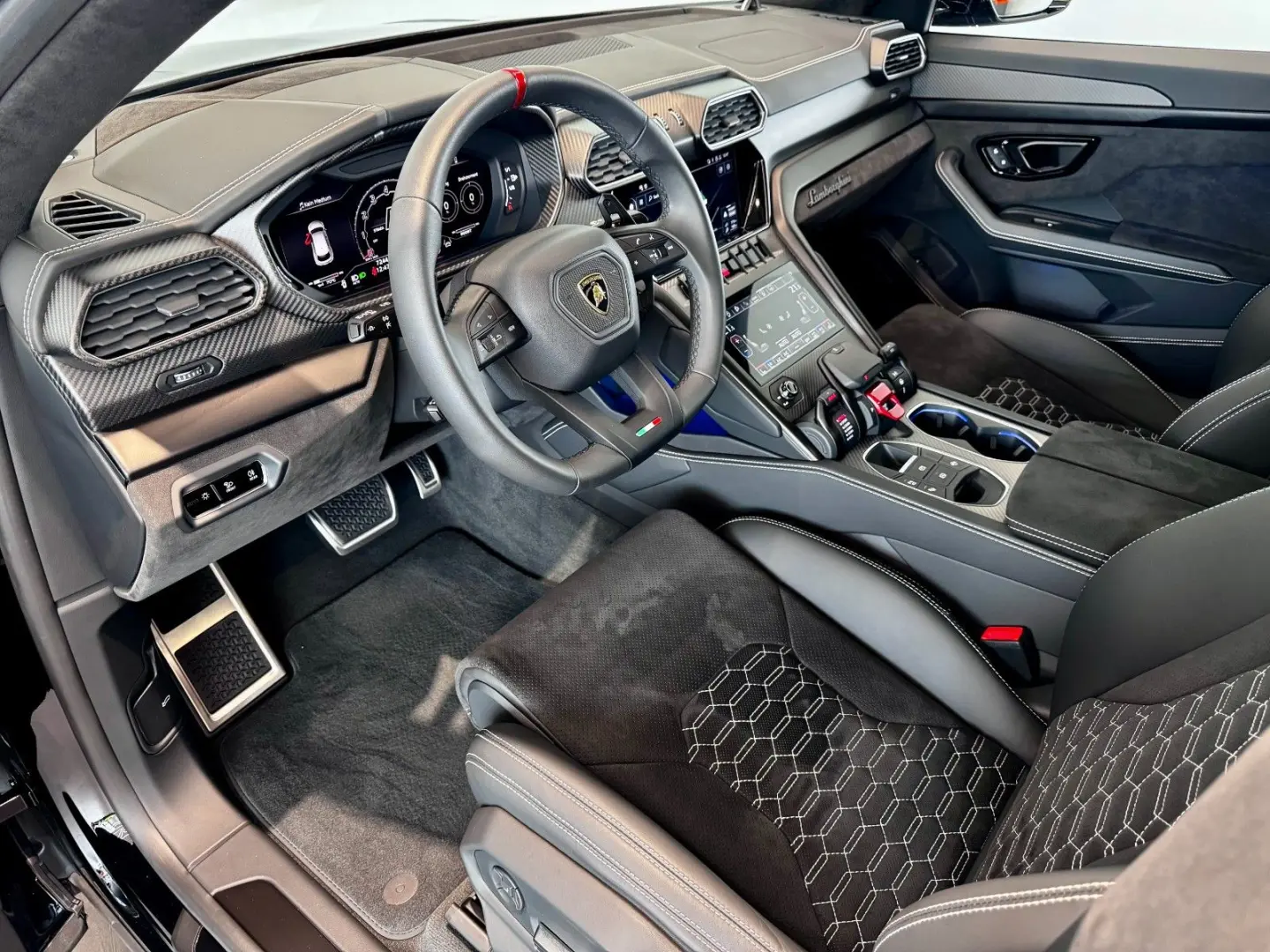 Lamborghini Urus S 4.0 V8 Carbon Matt  4 LOCURI B&O