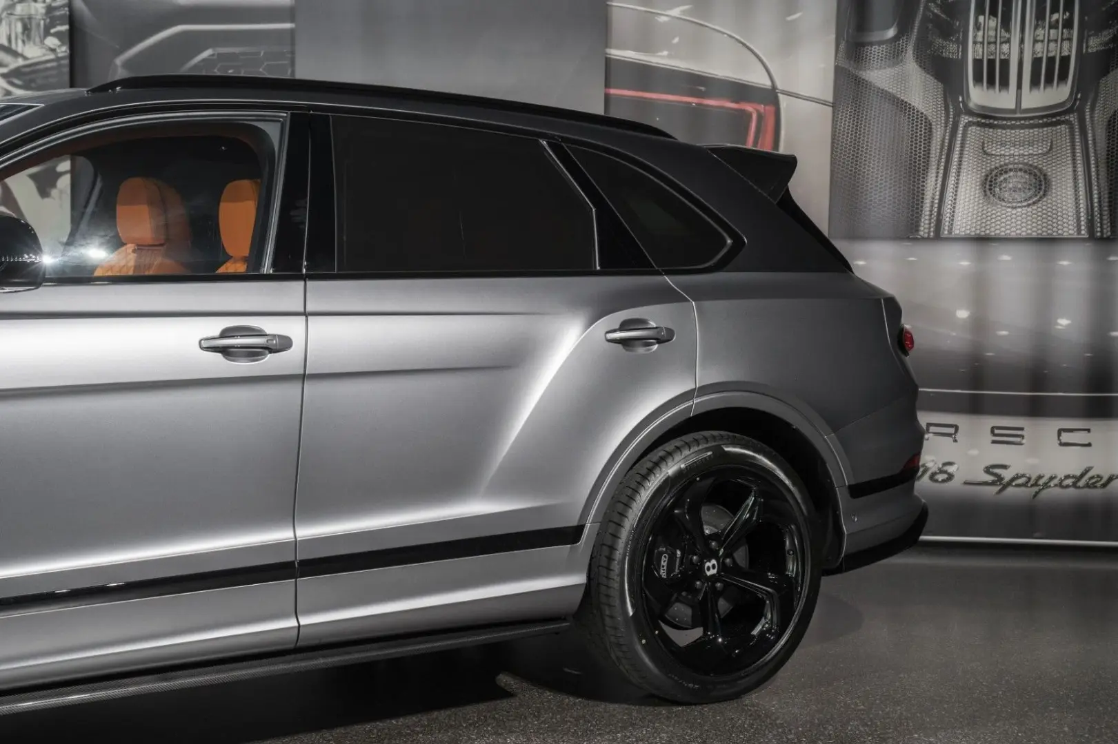 Bentley BENTAYGA S   MULLINER DUO-TONE   NAIM-SOUND