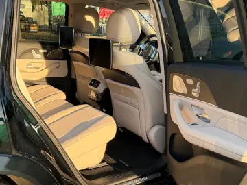 Mercedes-Benz GLS 400 d  AMG 7 locuri