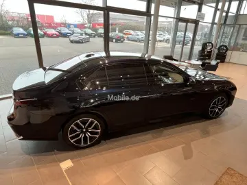 BMW 750e xDrive M Sportpaket Innovationsp.