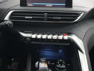 Peugeot 3008 – Pure Tech CROSWAY  automata - 2019