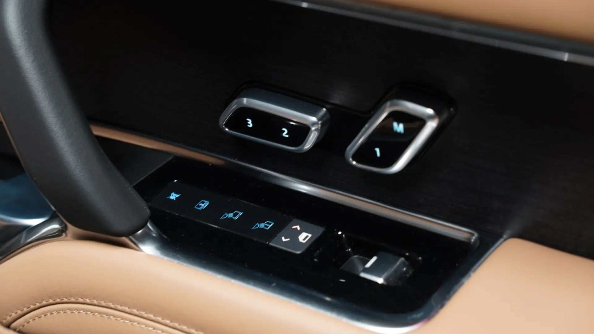 RangeRover P530 Autobiography  360 Massage AHK