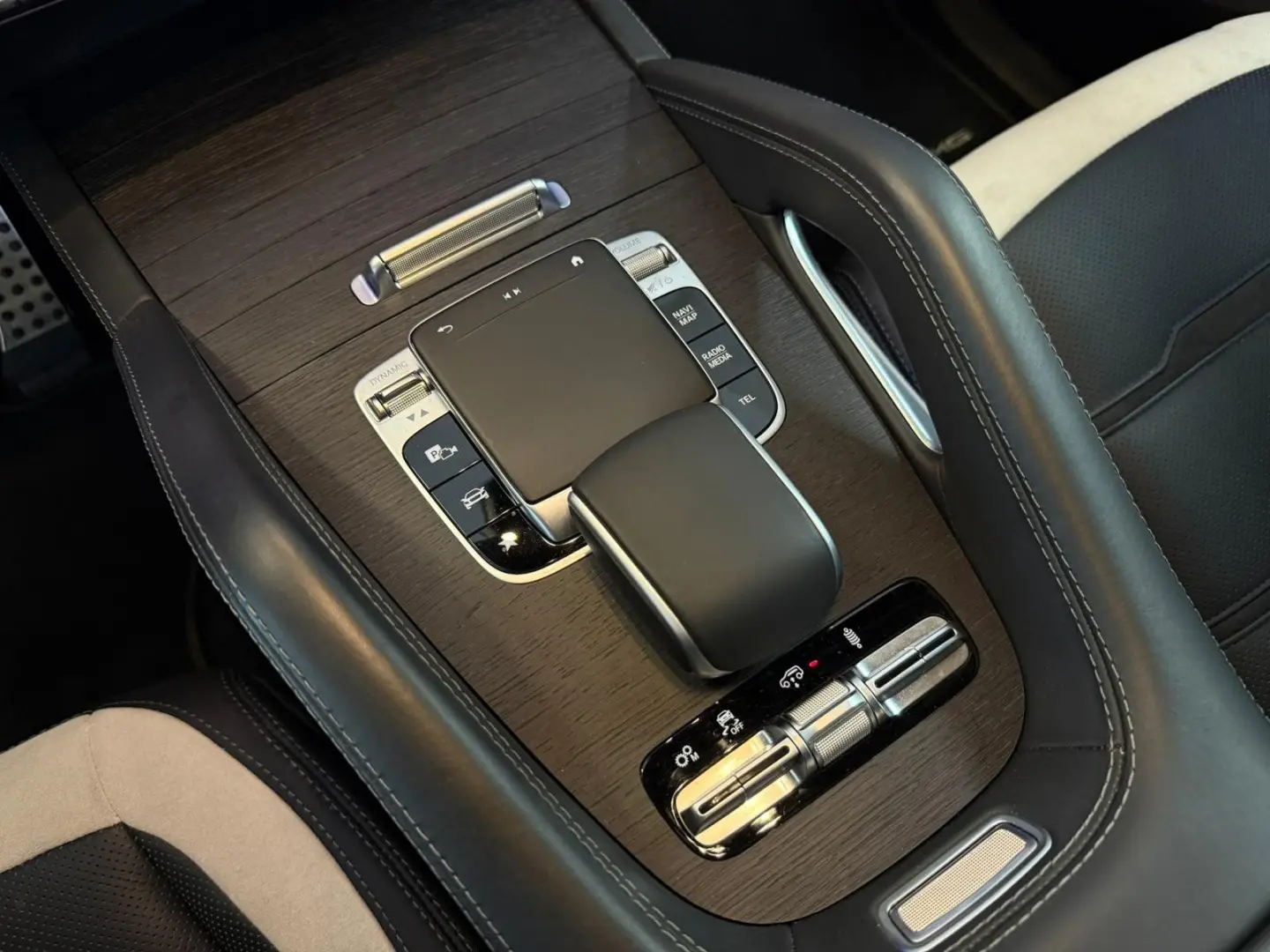 GLE 63 S 4M  Coupé DRIVERS PANO MBEAM HUD 22