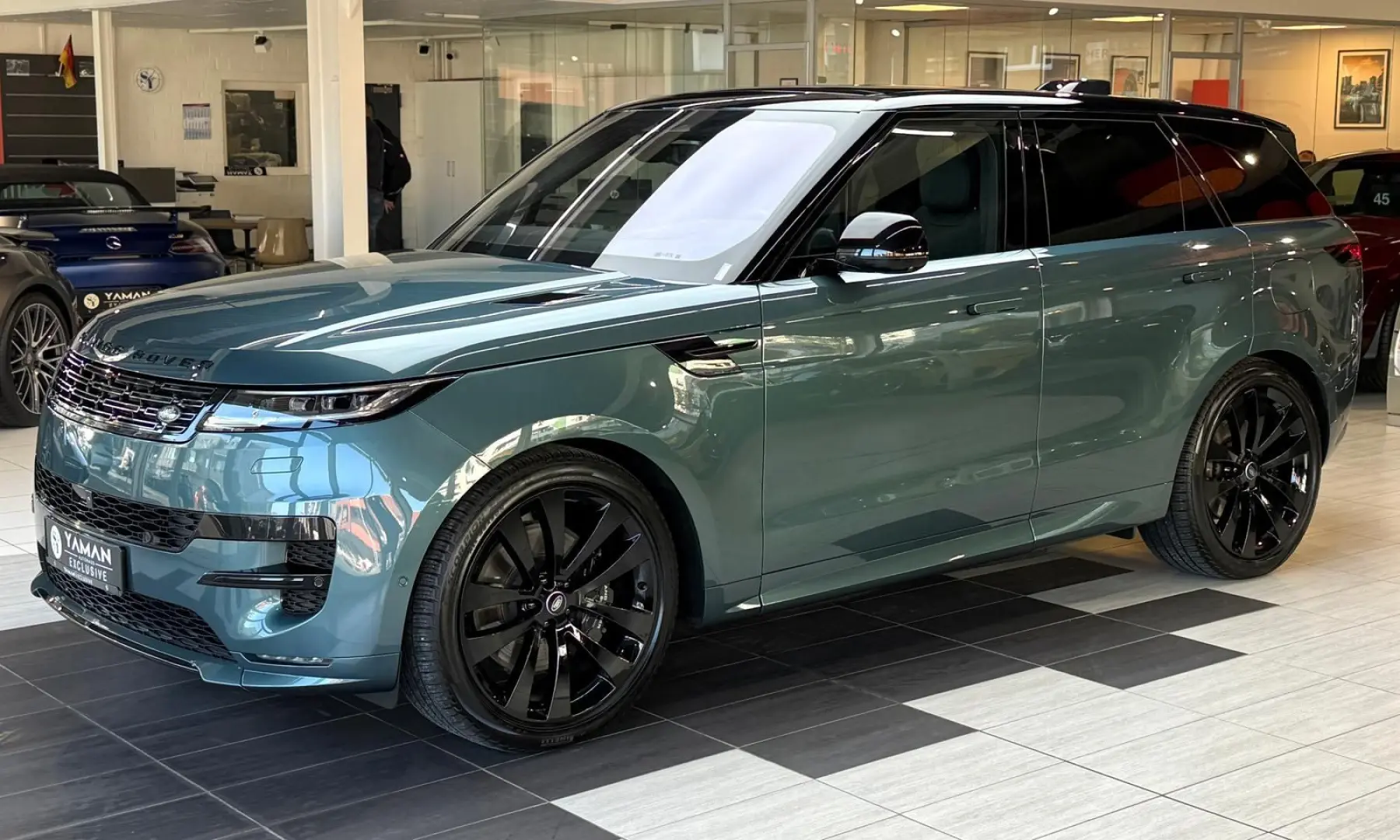 Range Rover Sport P510e First Edition Pano HuD