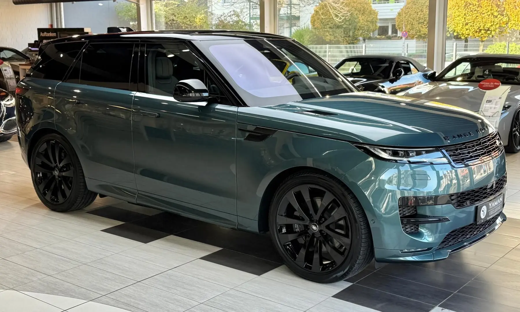 Range Rover Sport P510e First Edition Pano HuD