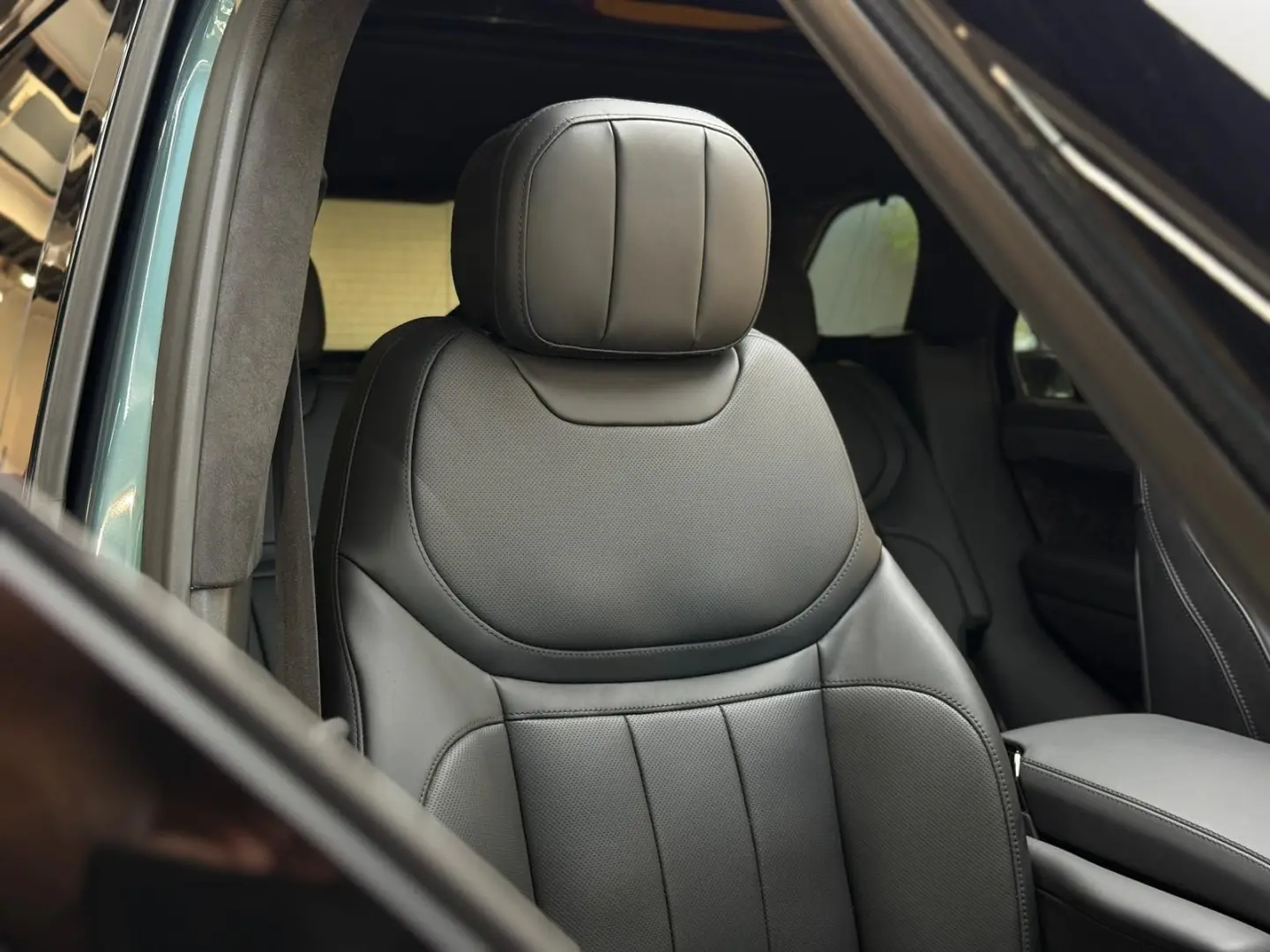 Range Rover Sport P510e First Edition Pano HuD