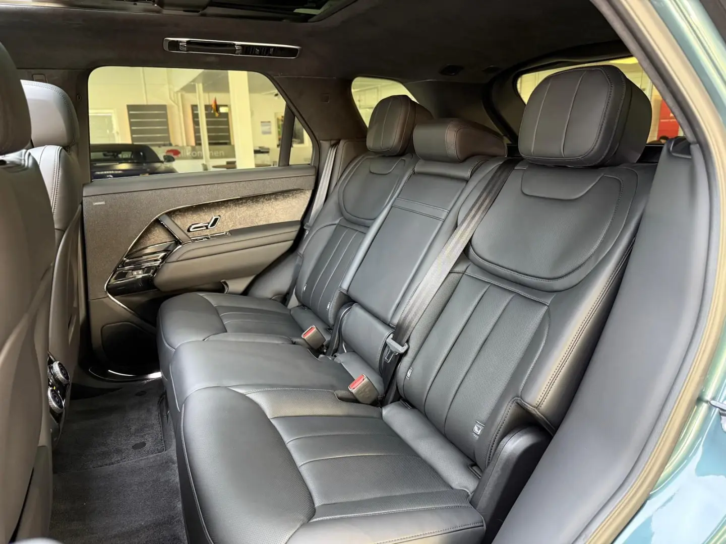 Range Rover Sport P510e First Edition Pano HuD