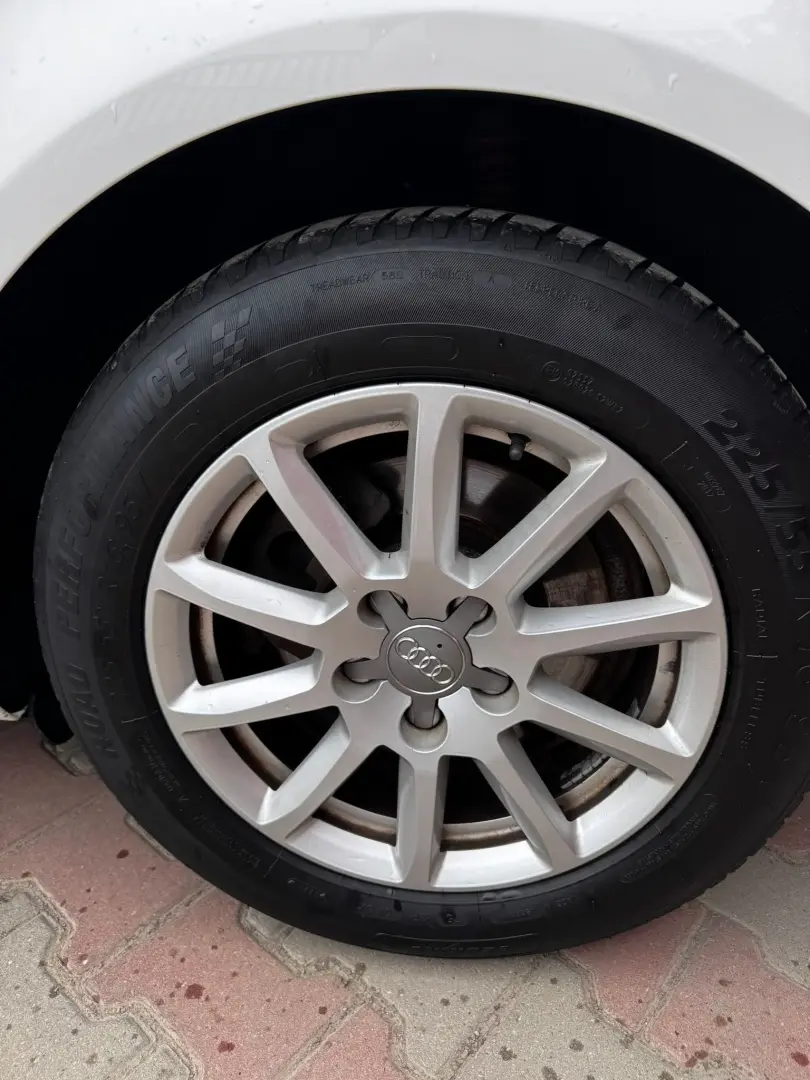 Audi A4 2013 2.0L Diesel