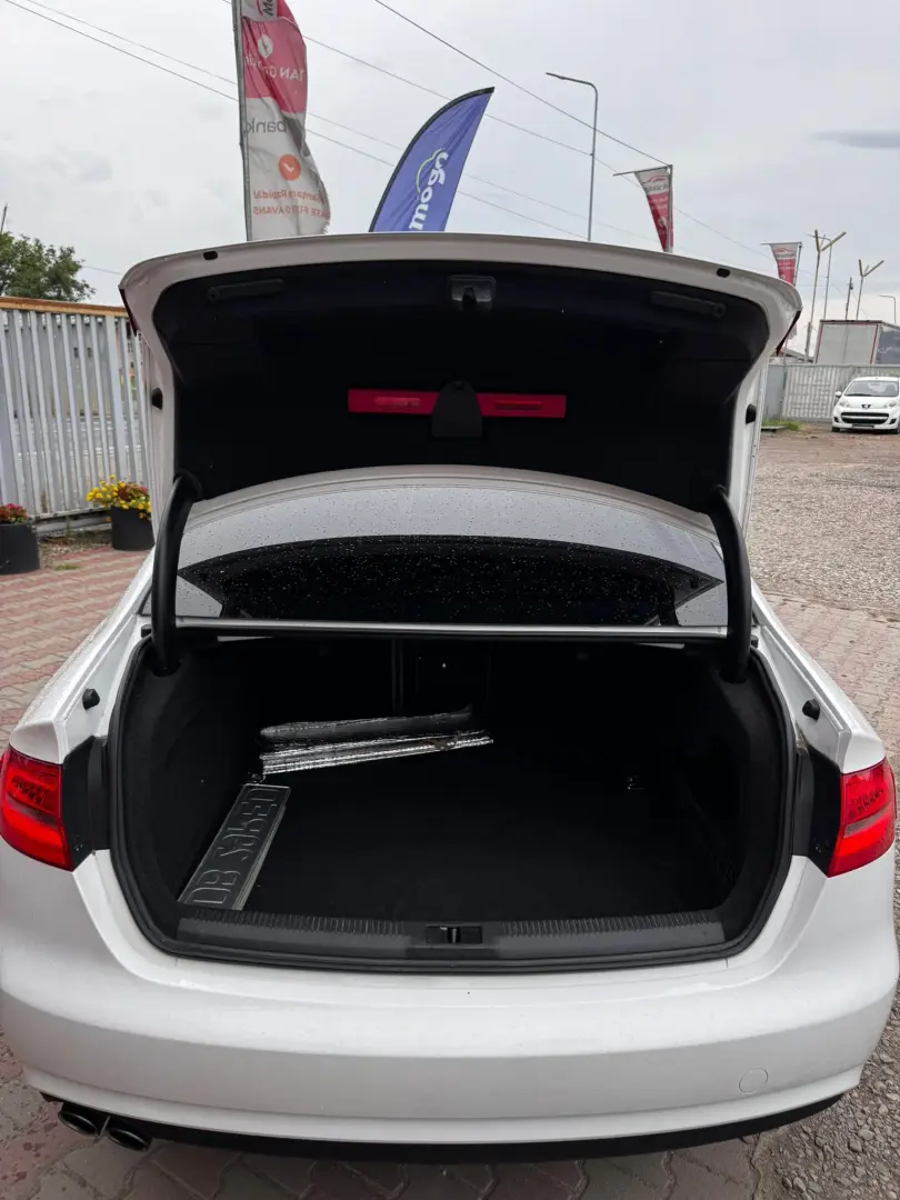 Audi A4 2013 2.0L Diesel