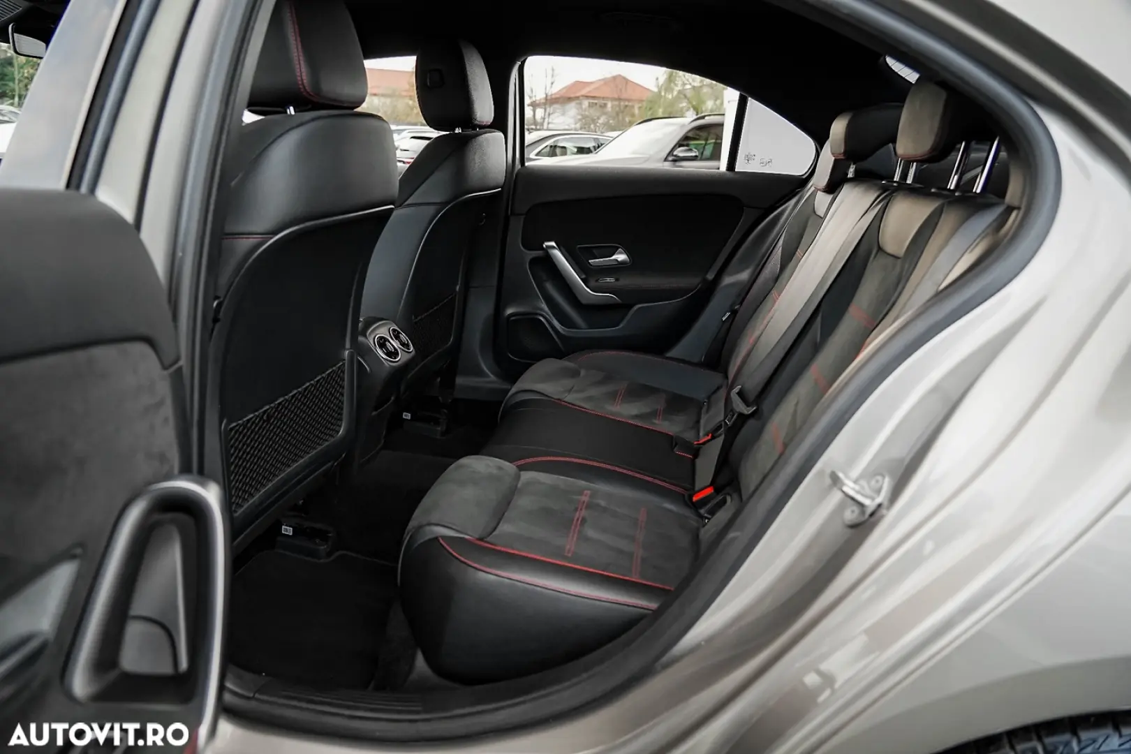 Mercedes-Benz A 180 7G-DCT AMG Line