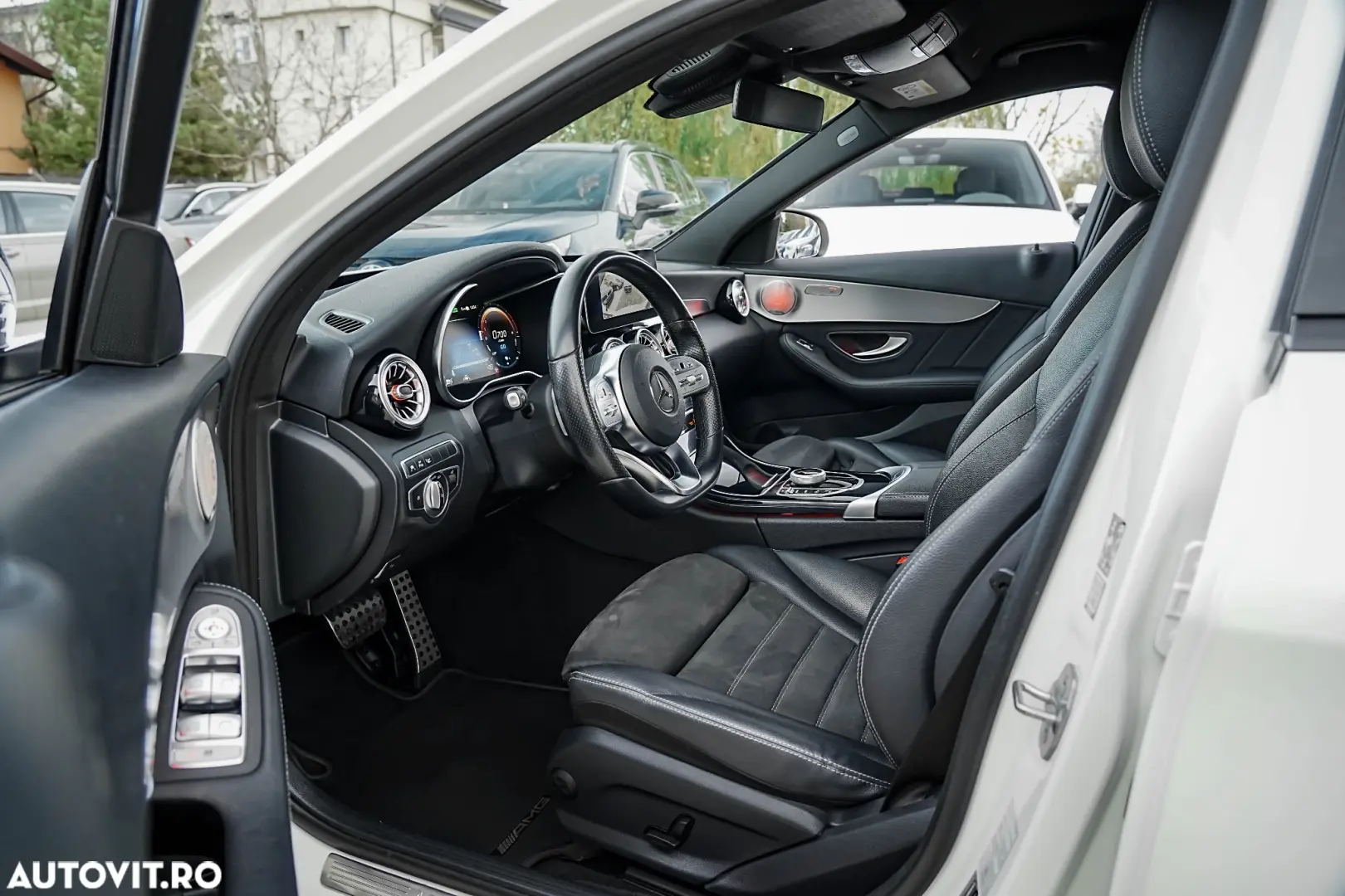 Mercedes-Benz C 300 e 9G-TRONIC AMG Line