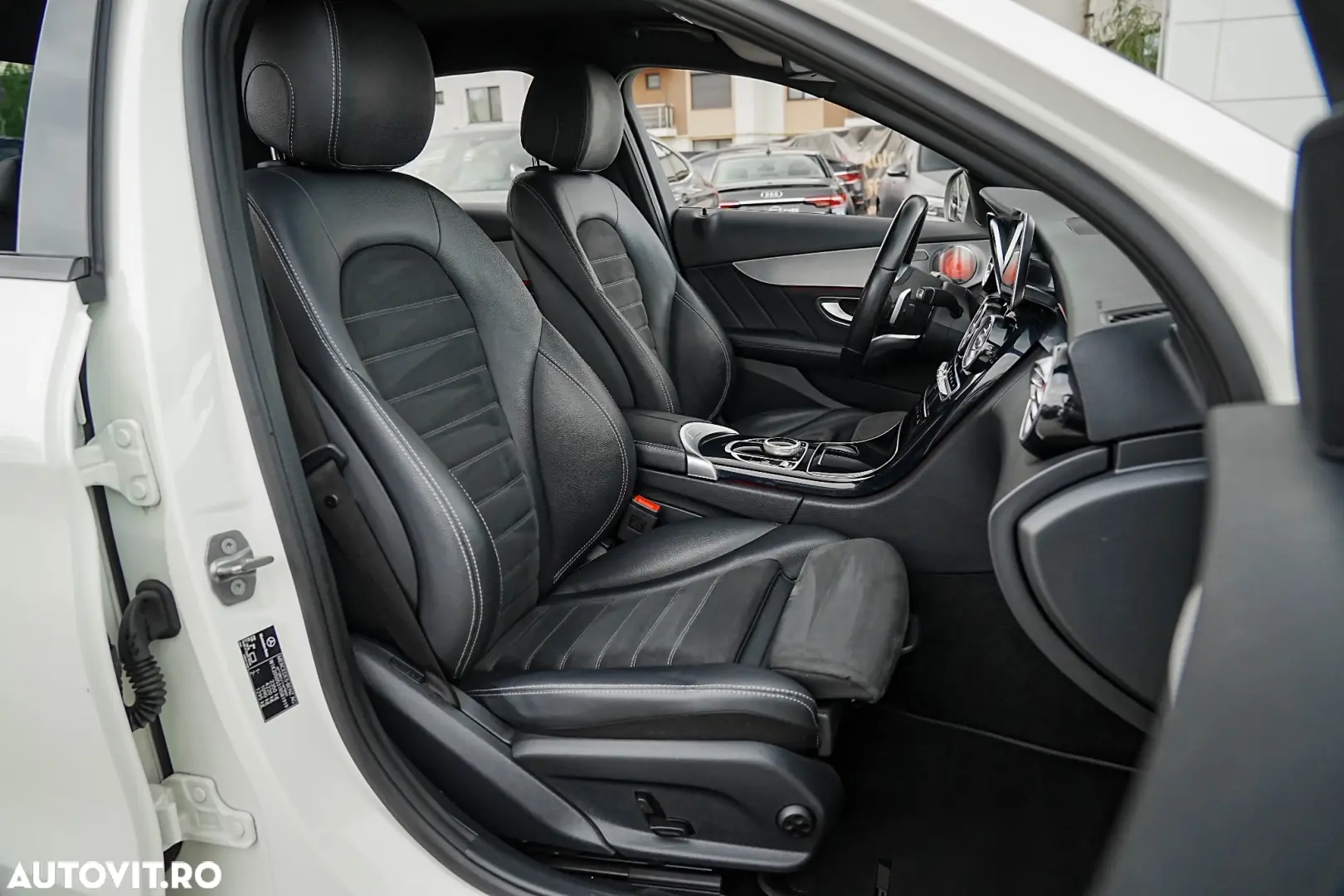 Mercedes-Benz C 300 e 9G-TRONIC AMG Line