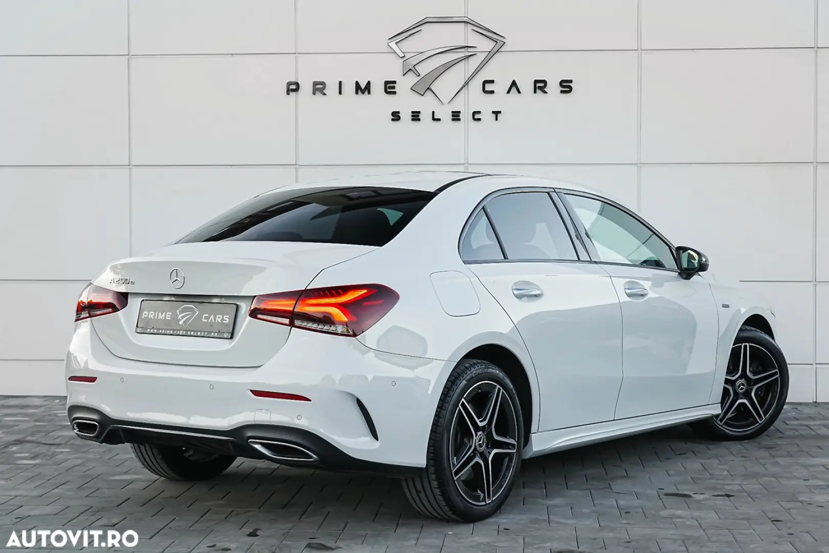 Mercedes-Benz A 250 e 8G-DCT AMG Line