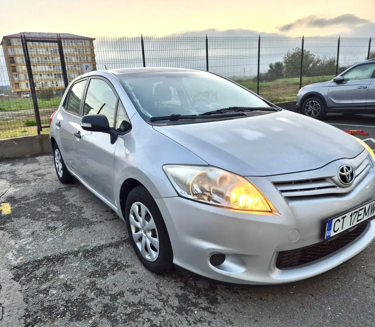 TOYOTA AURIS