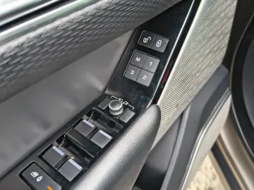 Land Rover Range Rover Velar 2.0