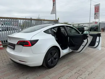 Tesla Model 3 standard RWD