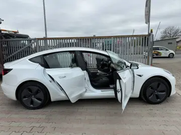 Tesla Model 3 standard RWD