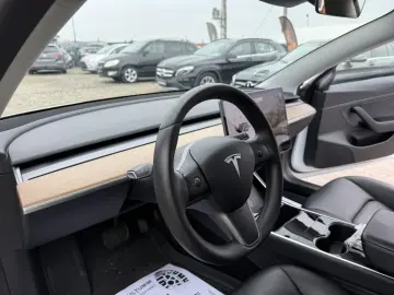 Tesla Model 3 standard RWD