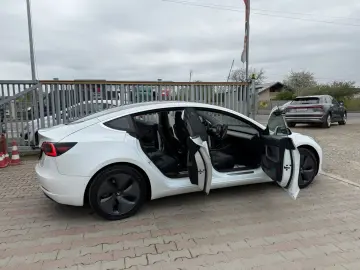 Tesla Model 3 standard RWD