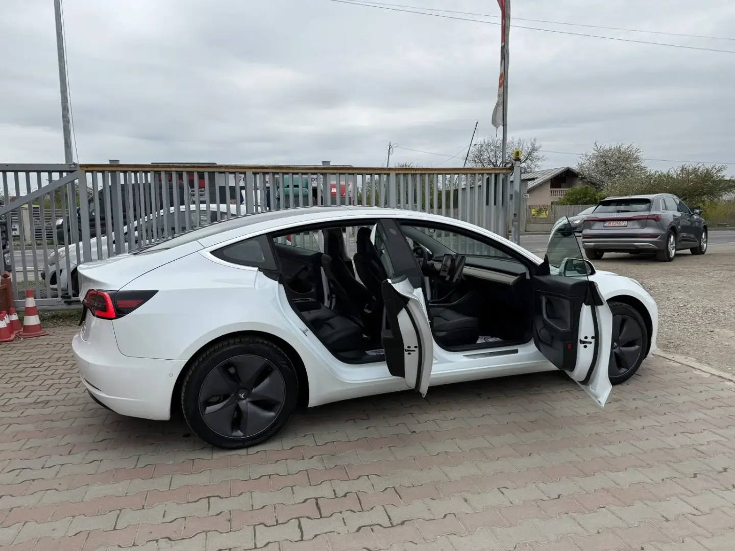 Tesla Model 3 standard RWD