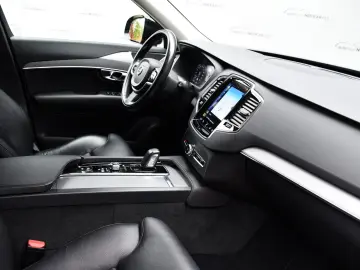 XC90 R Design Expression Plug-In Hybrid AWD 7-Si