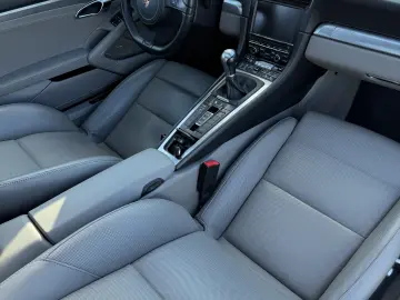 Porsche 911 Carrera 4