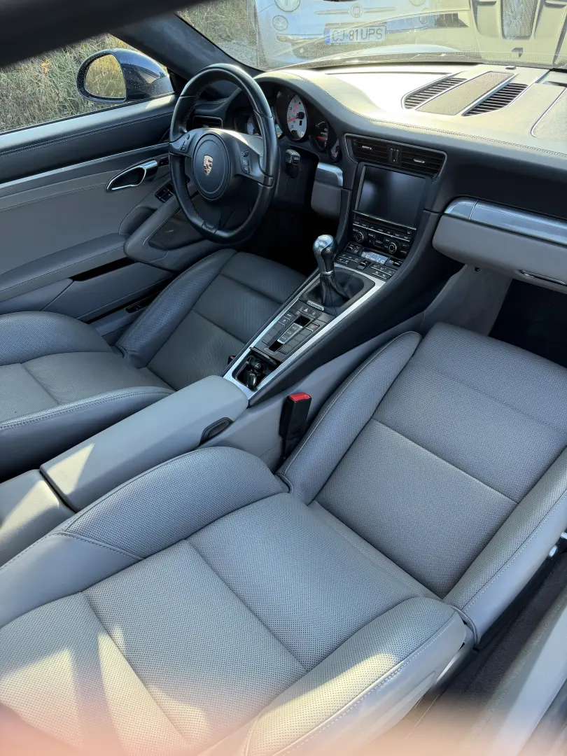 Porsche 911 Carrera 4