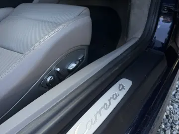 Porsche 911 Carrera 4