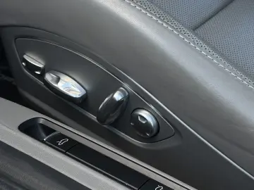 Porsche 911 Carrera 4