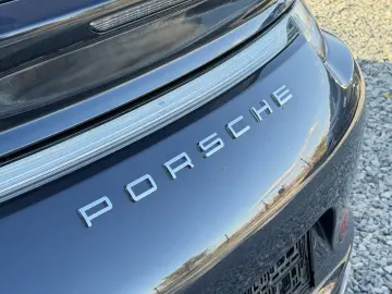 Porsche 911 Carrera 4