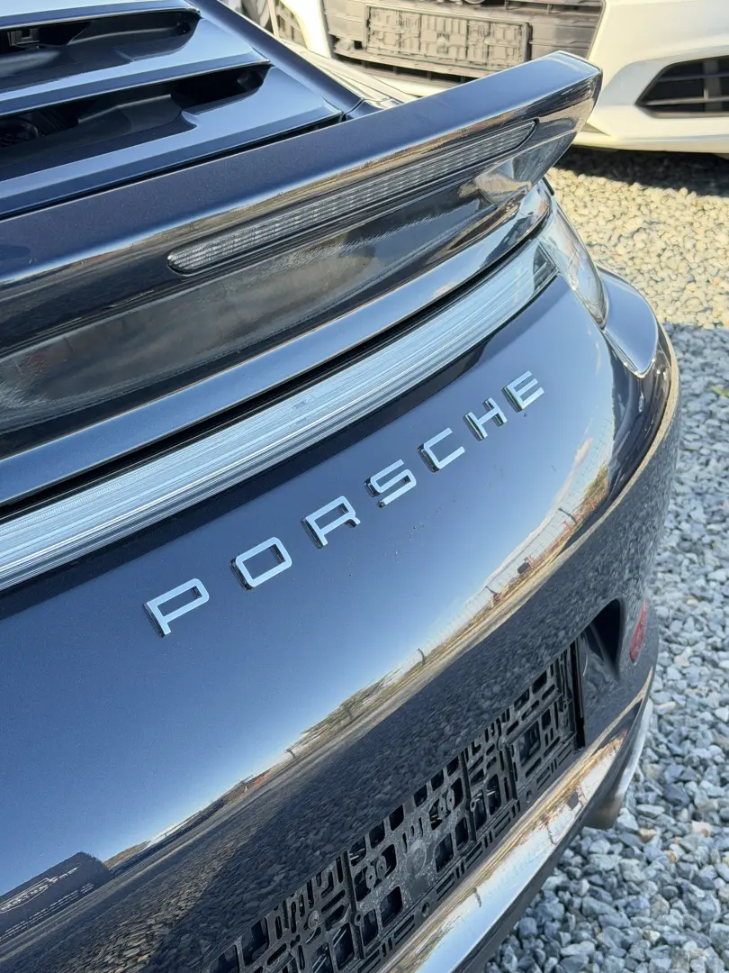 Porsche 911 Carrera 4