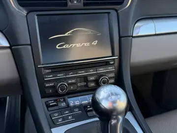 Porsche 911 Carrera 4
