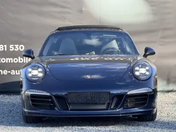 Porsche 911 Carrera 4
