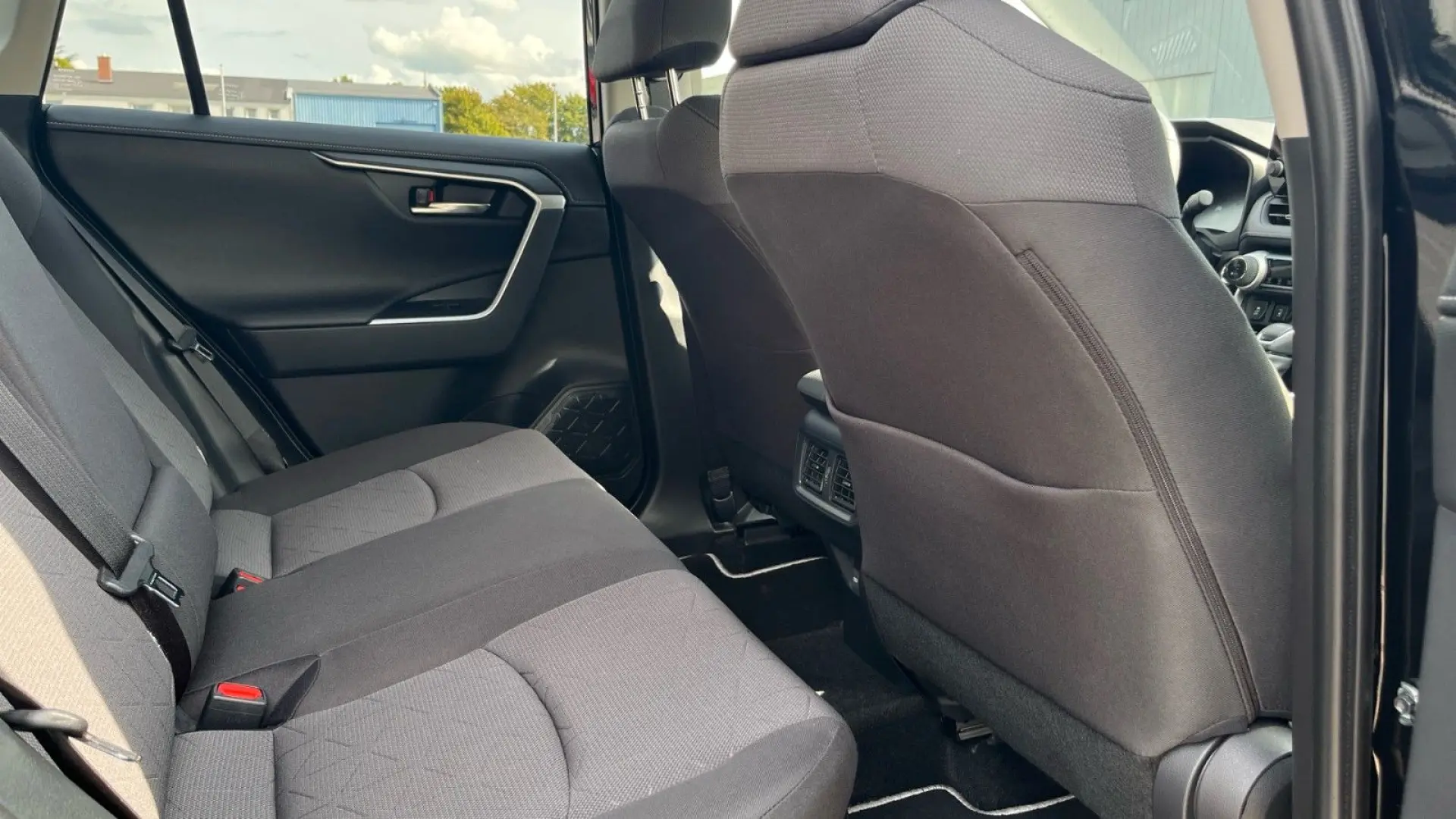 RAV 4 Hybrid 4x4 Team D AHK 1.650kg MwSt.