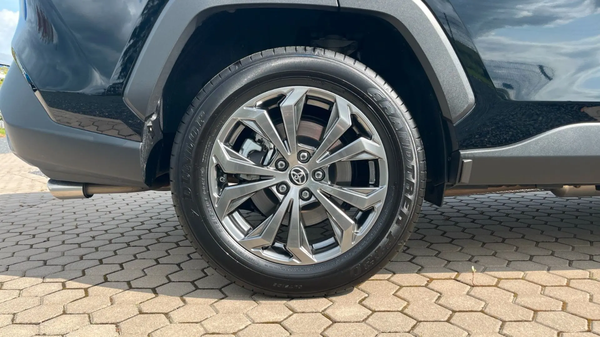 RAV 4 Hybrid 4x4 Team D AHK 1.650kg MwSt.