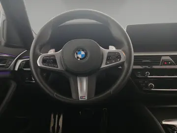 520d Limousine M Sport LiveCockpitProf Head-Up