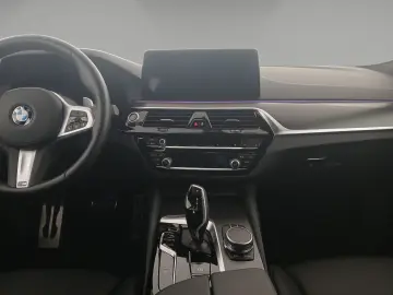 520d Limousine M Sport LiveCockpitProf Head-Up