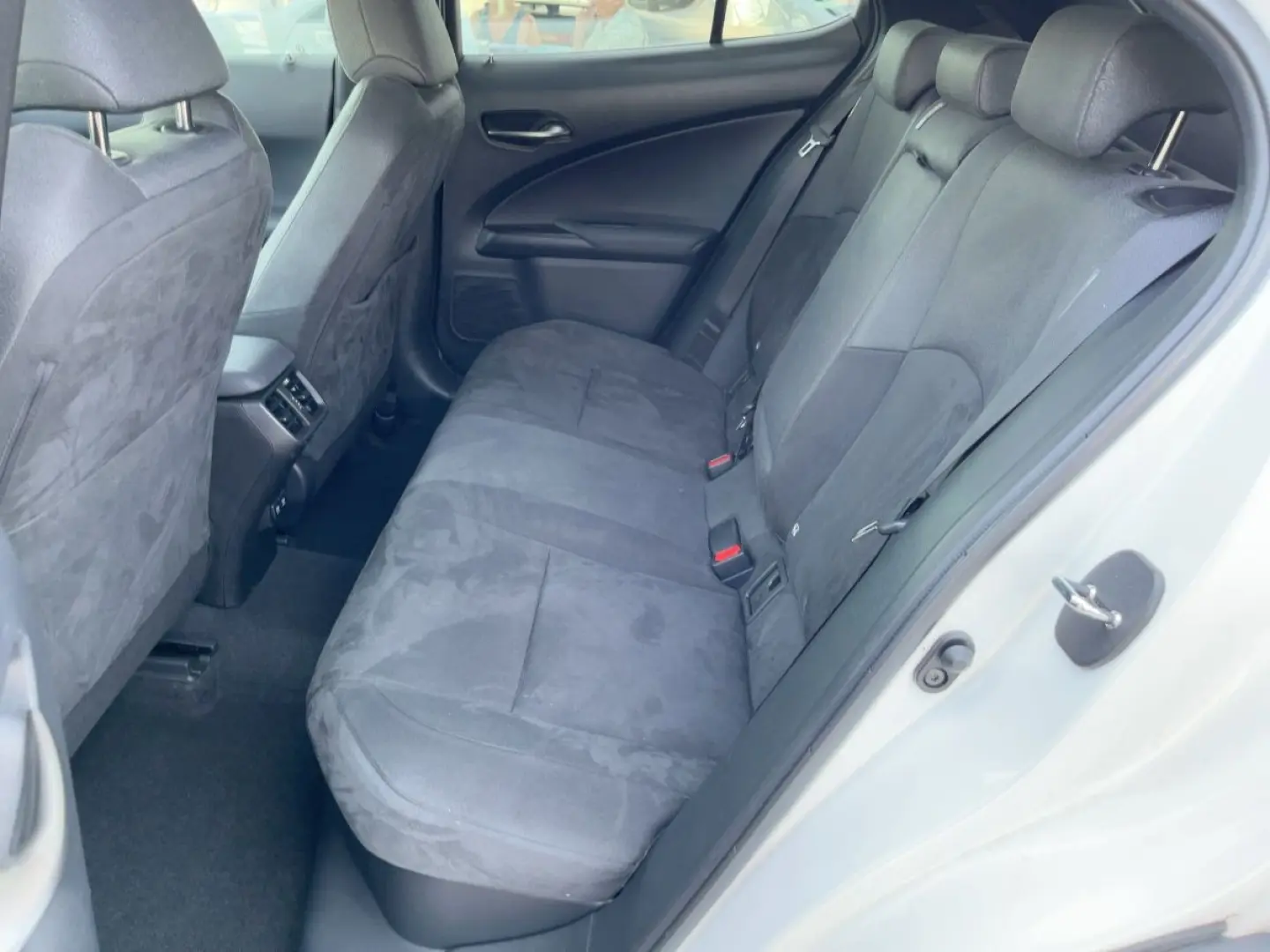 UX 250h AHK KAM DAB SHZ