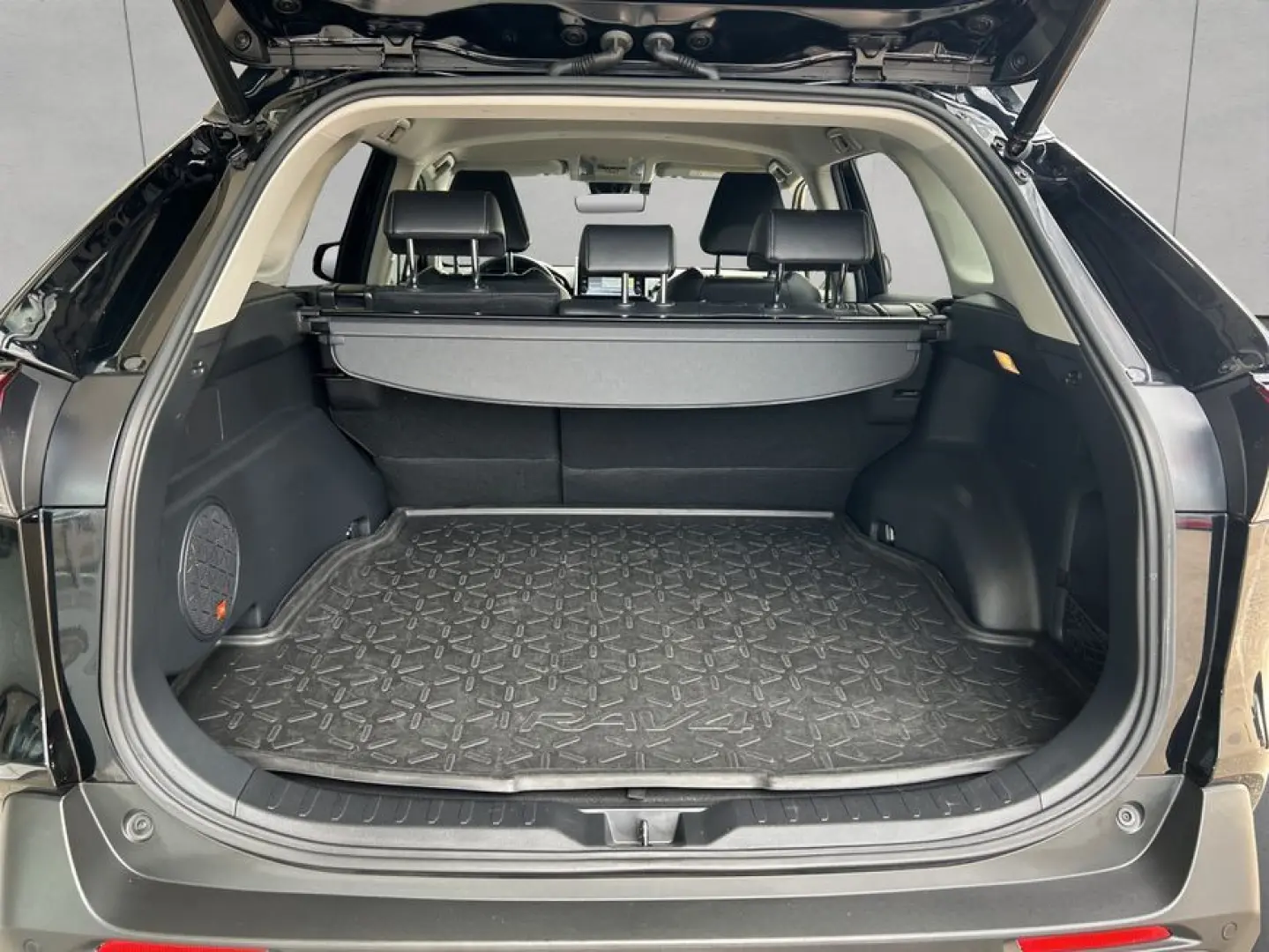 RAV 4 2.5 4x4 Hybrid Lounge