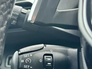 Peugeot 3008 lantul cu came de 8  152.000 km  garantie  rate