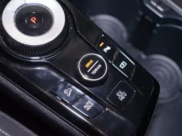 Sportage 1.6 PHEV AWD Vision Aut Navi RFK LED Ca