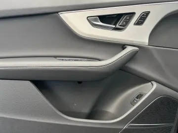 Q7 50 TDI qu S line tip EUPE 113.840 Air B&O HUD
