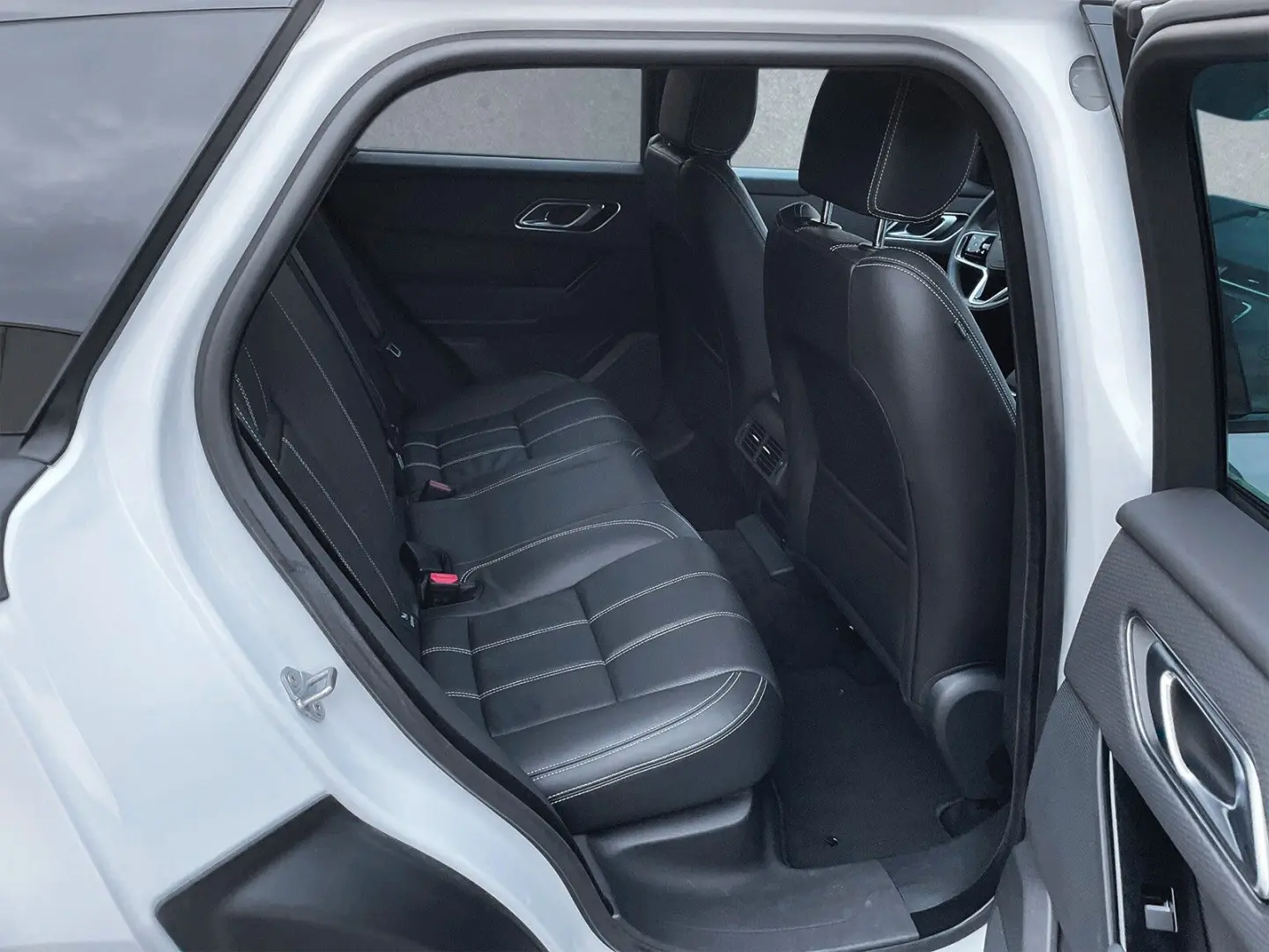 Range Rover Velar P250 AWD R-DYNAMIC SE ACC