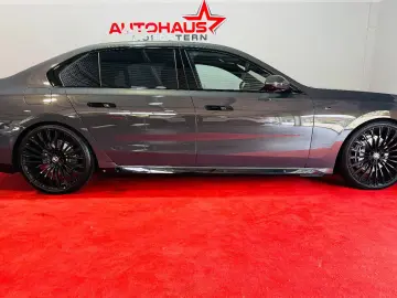 740 d xDrive M Sport 22  SKY LOUNGE