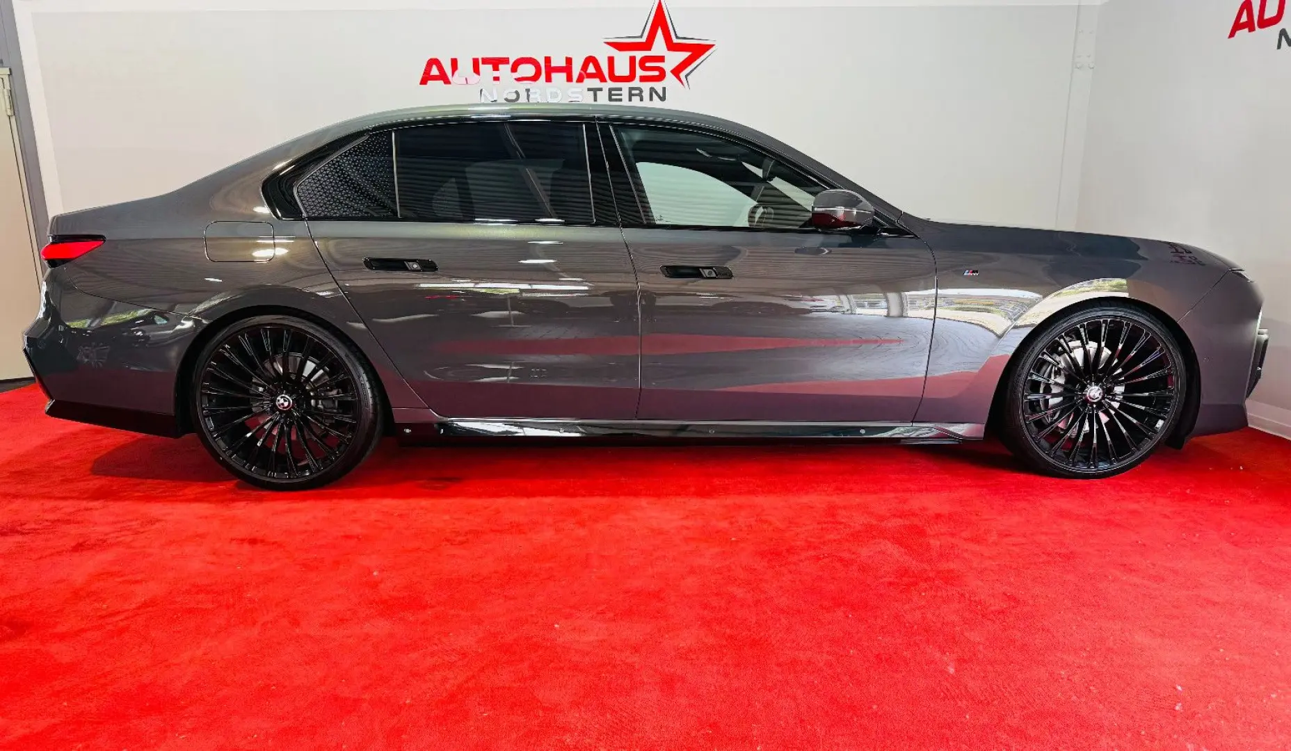 740 d xDrive M Sport 22  SKY LOUNGE